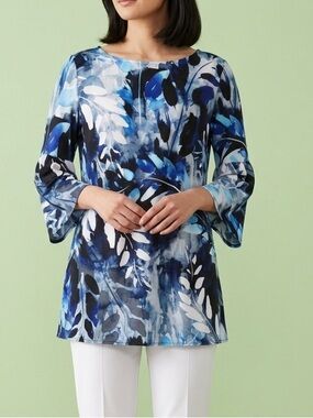 Peter Nygard Blue and White Floral Boatneck Tunic size s